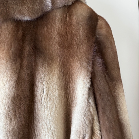 Vintage mink fur coat. - Picture 10 of 11